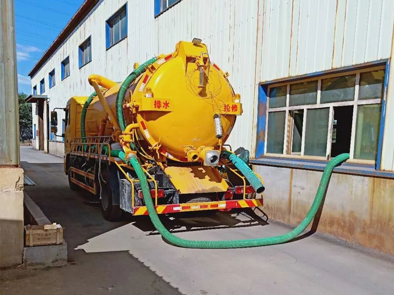 五福家园厂区化粪池清理